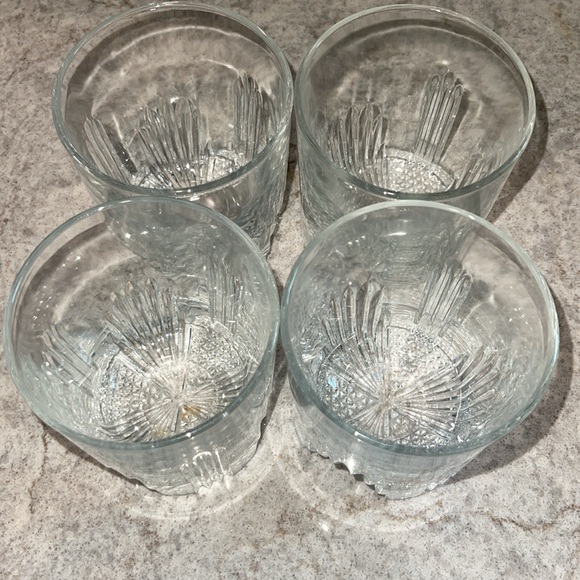 4 Low Ball Whiskey Scotch Glass Set clear decorative etched - Picture 3 of 3